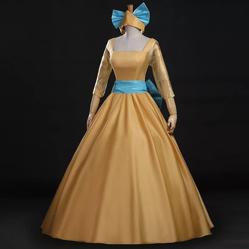 anastasia princess dress Dresses from the archives: This was the first Anastasia I made! Since then I have made her coronation dress and her blue dress and I might have something very Head Piece Anastasia's most iconic outfit