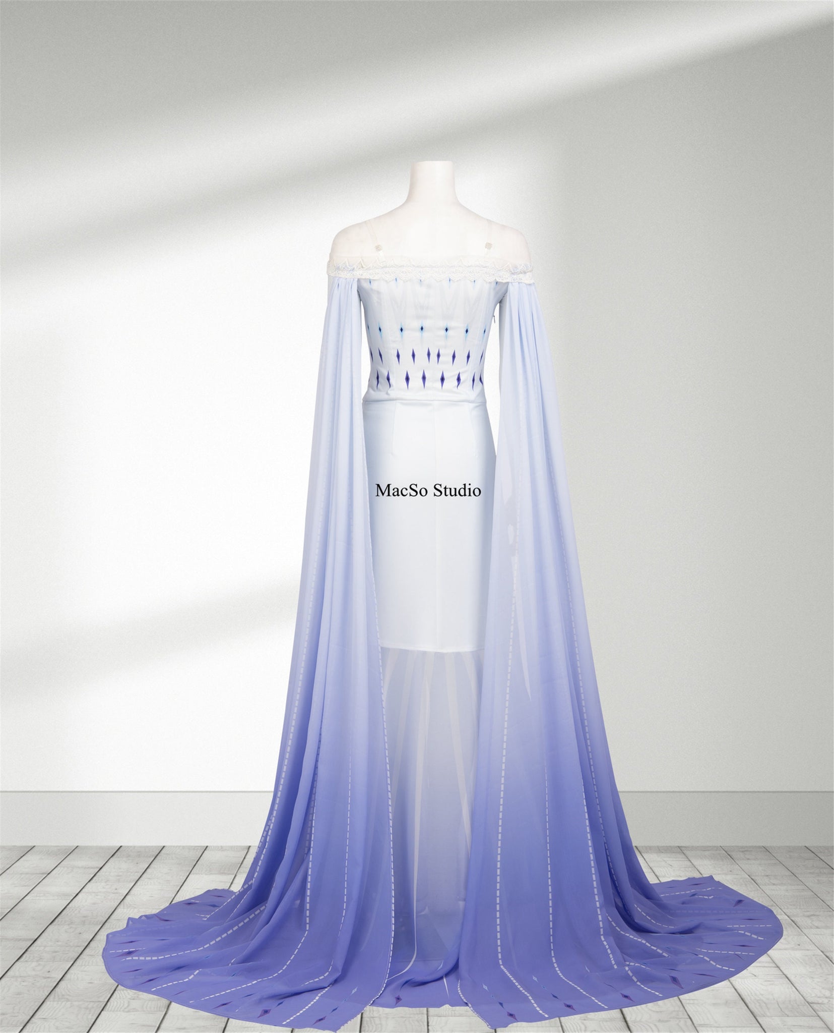elsa frozen 2 blue dress Elsa first look