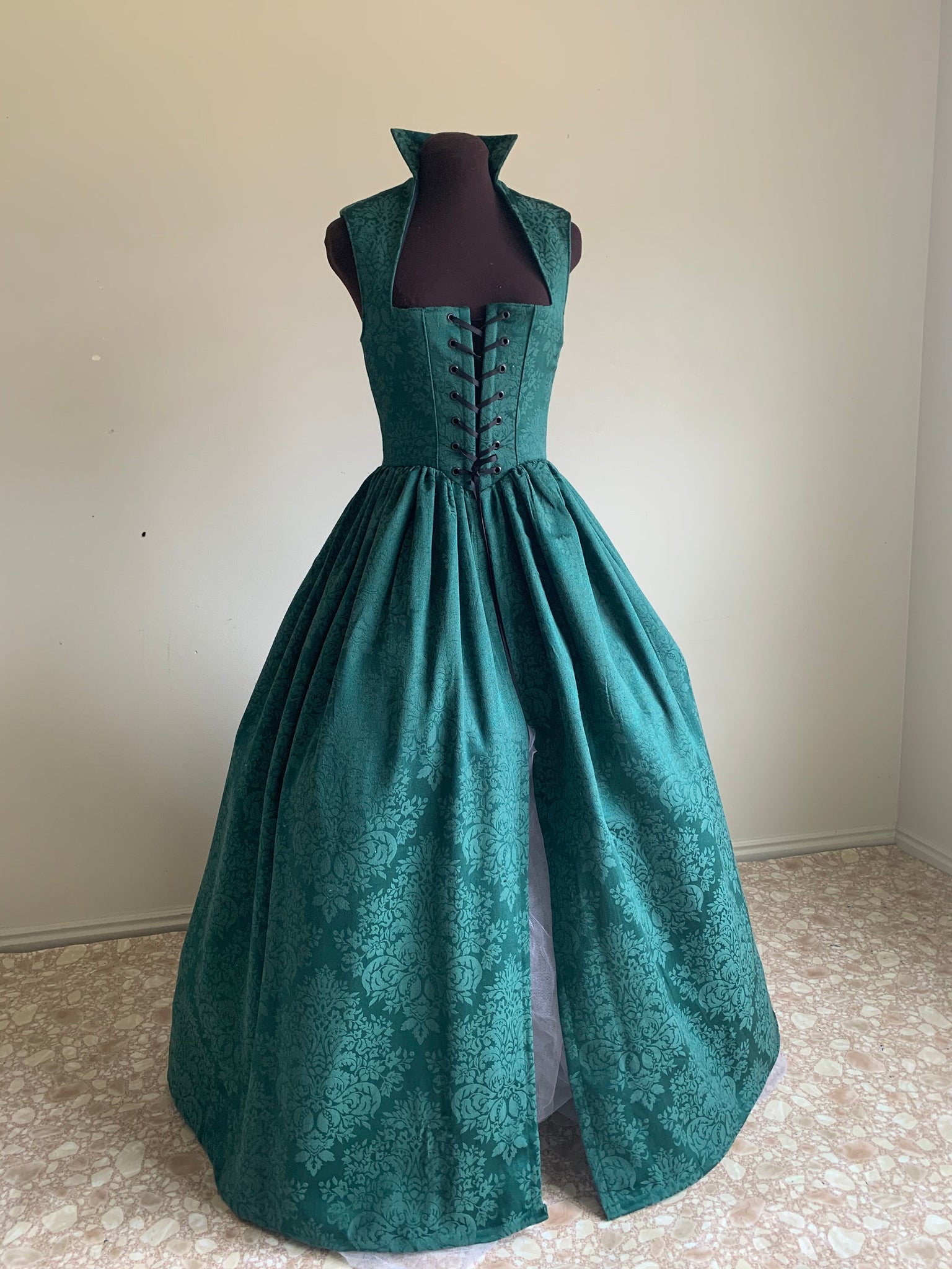 Hunter Green Damask Irish Renaissance Over Gown Dress Mermaidcosplay Hunter Green Damask Irish Renaissance Over Gown Dress Mermaidcosplay