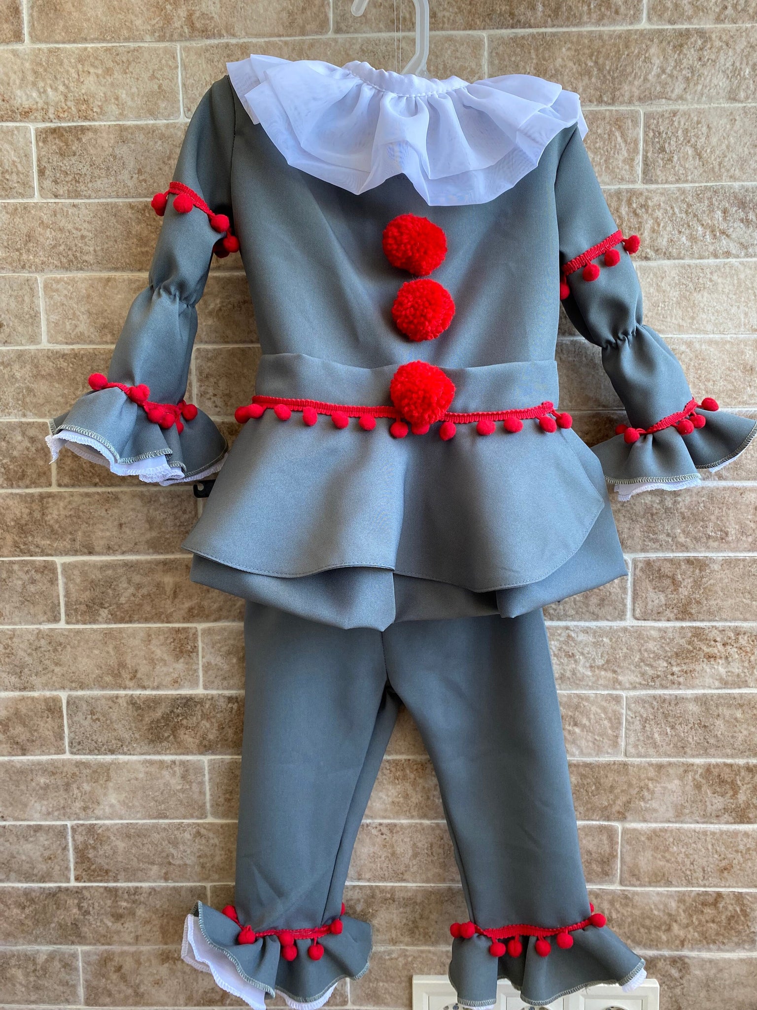 Pennywise costume