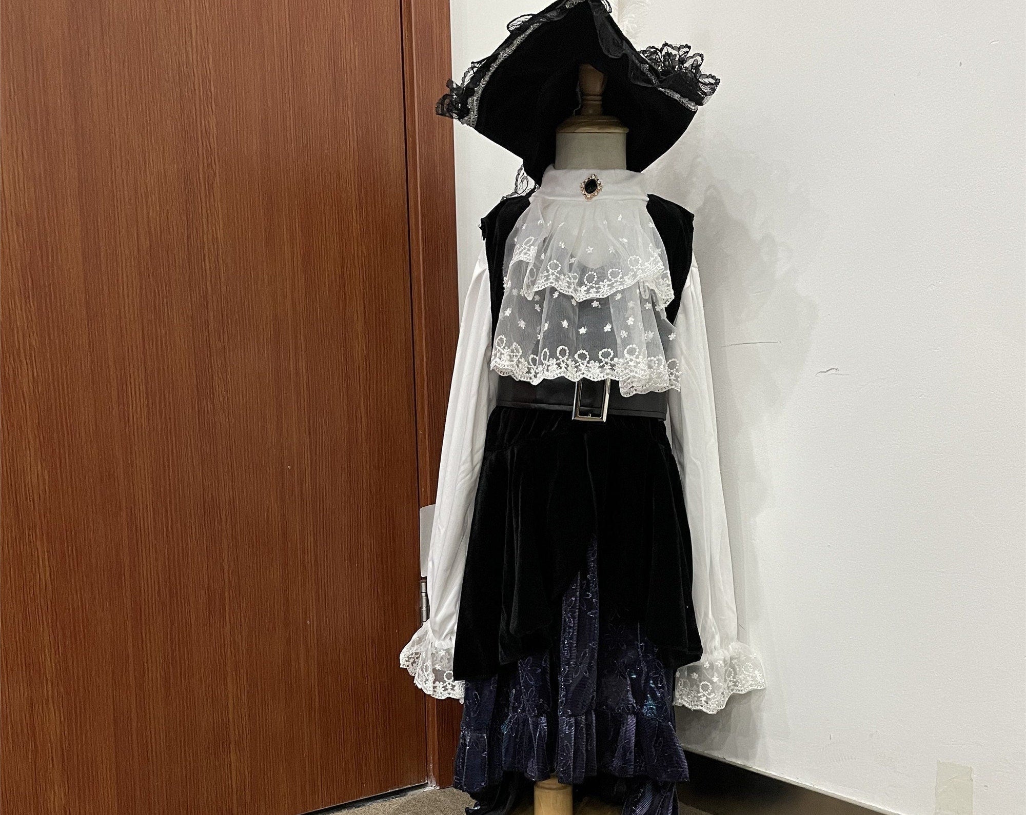 Pirates Of The Caribbean Women Cosplay Costume Pirate COS Suit Women Cosplay Halloween Cosplay For Kids And Adults Pirate COS Hat