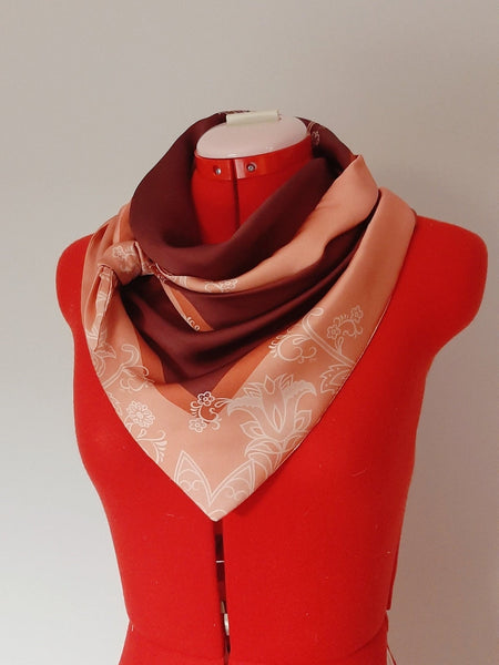 Resident Evil 4 Remake Ashley Graham cosplay scarf